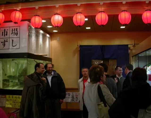 Osaka (Japan): Nov 2004, by Azzarà