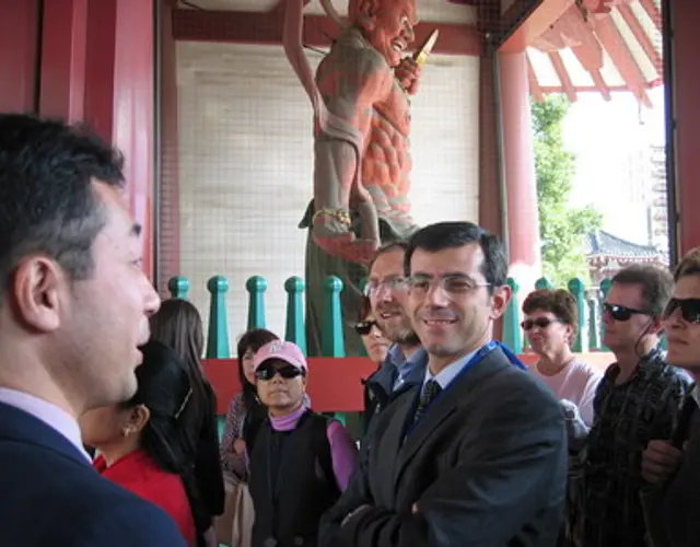 Osaka (Japan): Nov 2004, by Ceruso