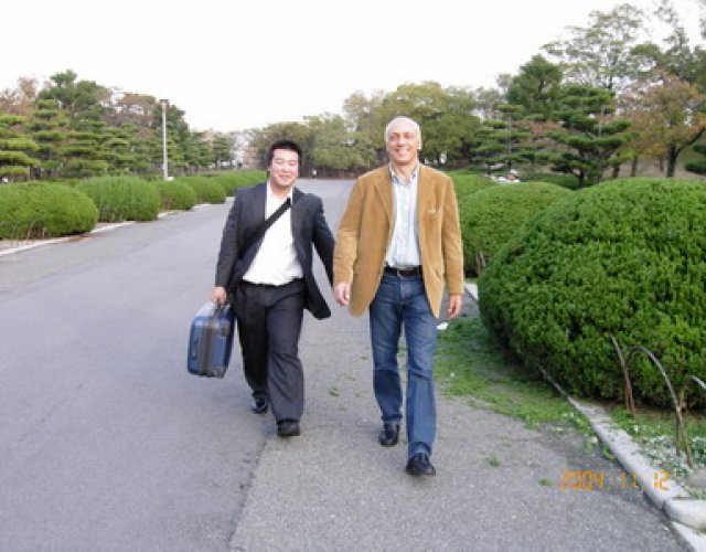 Osaka (Japan): Nov 2004, by Wada